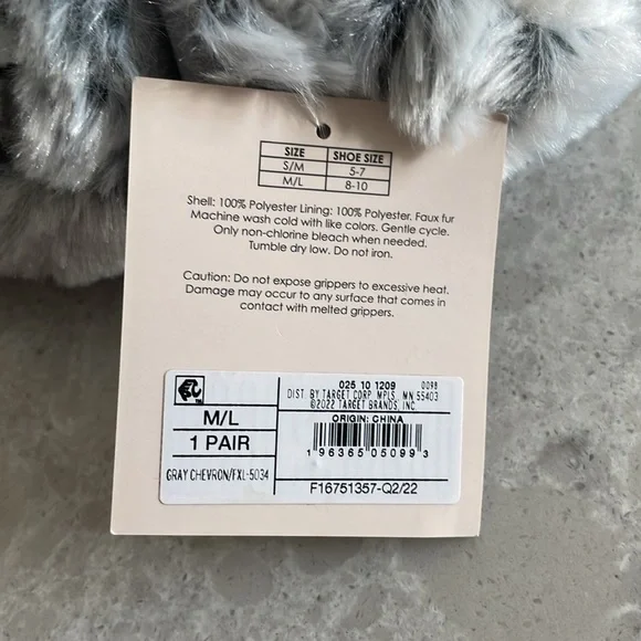 BNWT slipper, socks with grippers - Picture 3 of 4